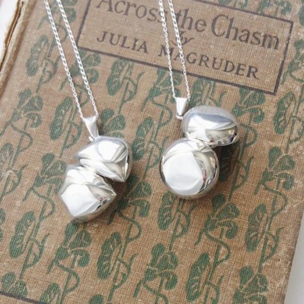 Vintage Puffy Locket Necklace / Sterling Silver - Picture 4 of 9